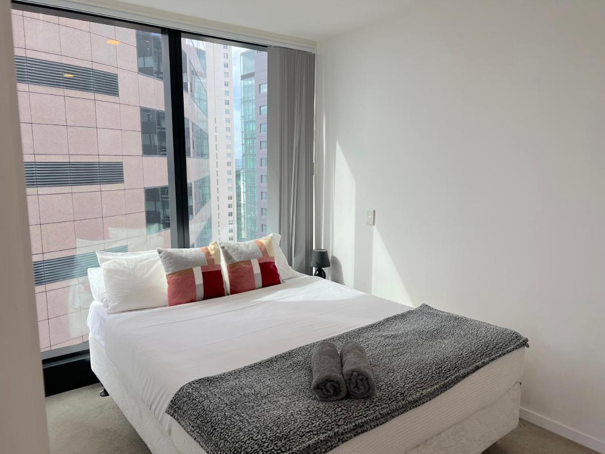 Magnificent Skytower, Sea, Habour View In Cbd Apartment Оукланд Екстериор снимка
